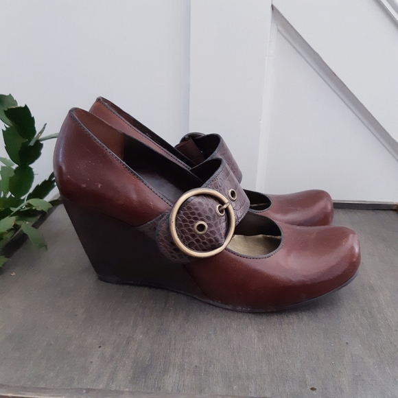 Kenneth Cole Reaction wedge shoes - Picture 2 of 8